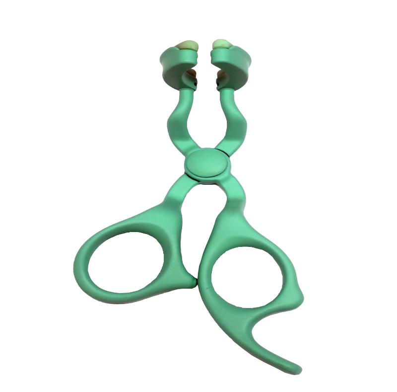 Pomůcka pro barevné kontaktní čočky